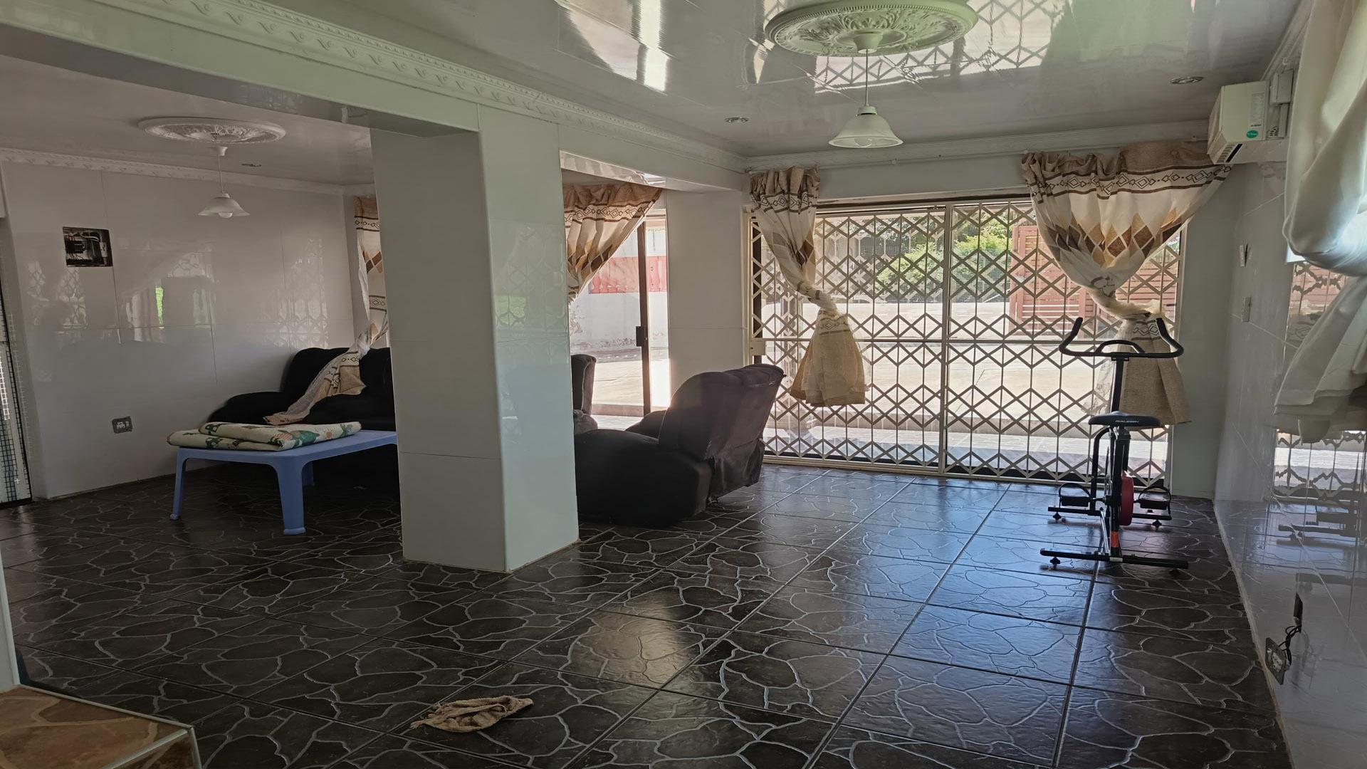 Dining Room of property in Makhado (Louis Trichard)