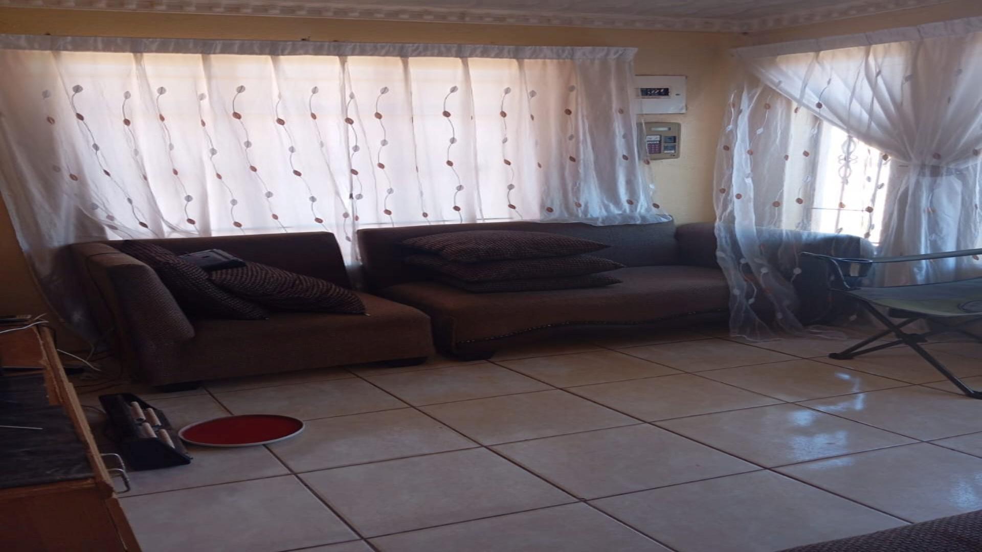 Lounges of property in Lawley