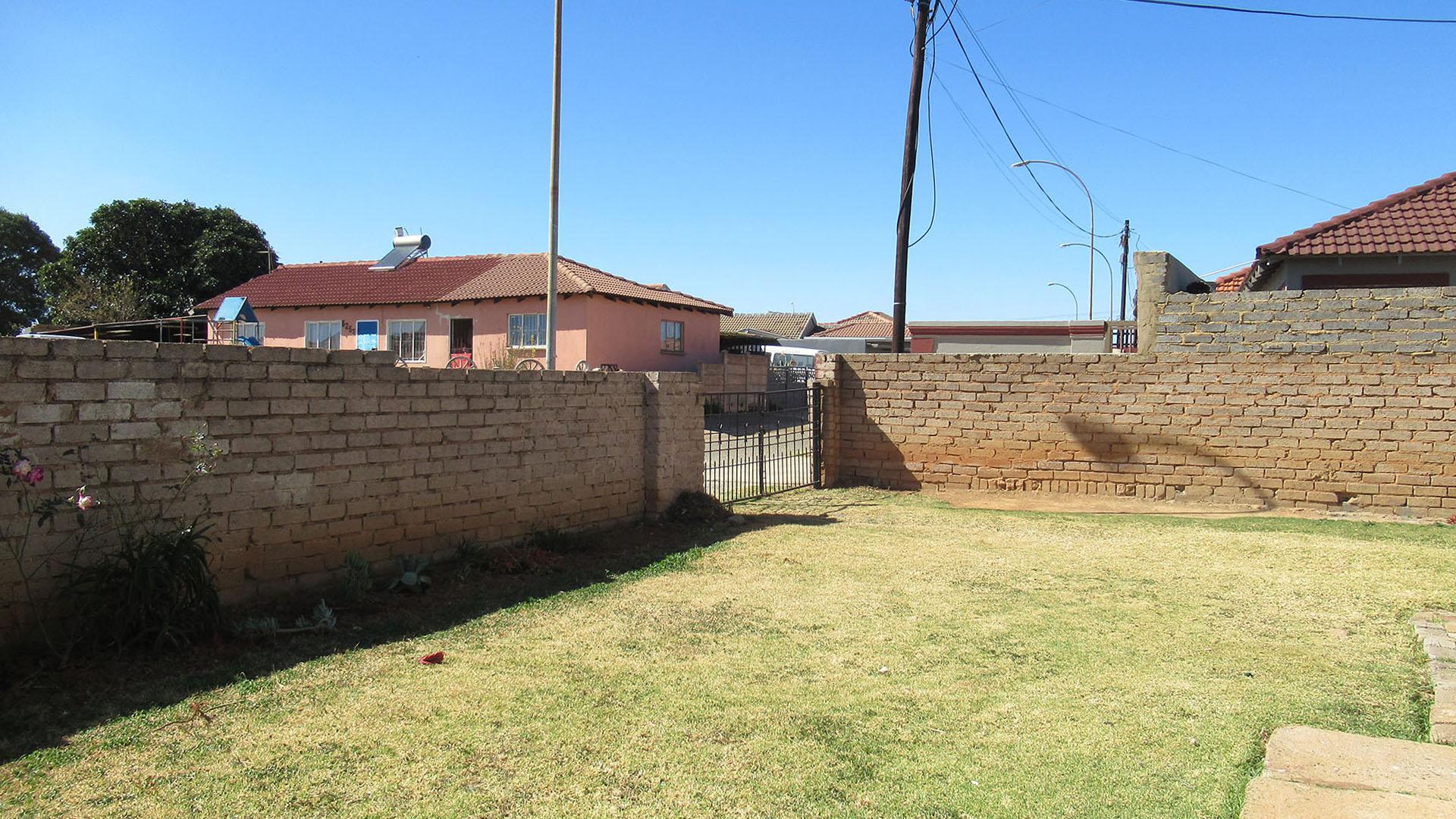 Front View of property in Lenasia South