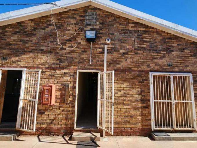 Commercial for Sale For Sale in Oudtshoorn - MR688098