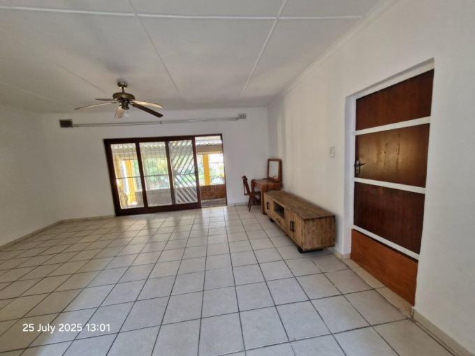 3 Bedroom House to Rent in Pinelands - Property to rent - MR688107
