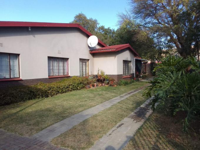 4 Bedroom House for Sale For Sale in Geelhoutpark - MR688121