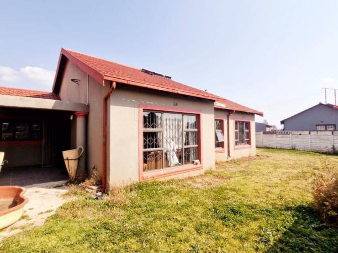 3 Bedroom House for Sale For Sale in Brackendowns - MR688123