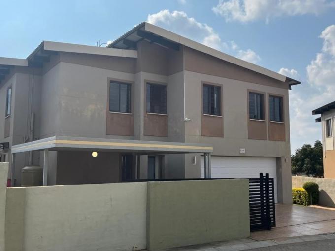 4 Bedroom House for Sale For Sale in Geelhoutpark - MR688158