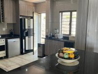  of property in Geelhoutpark