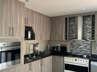  of property in Geelhoutpark