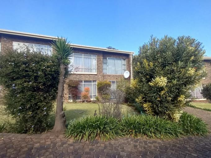 2 Bedroom Simplex for Sale For Sale in Brackendowns - MR688169