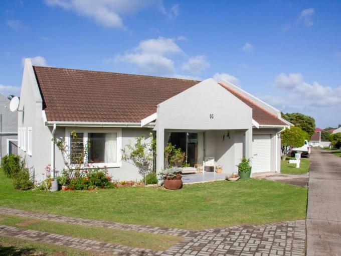 2 Bedroom Sectional Title for Sale For Sale in East Bank - MR688191