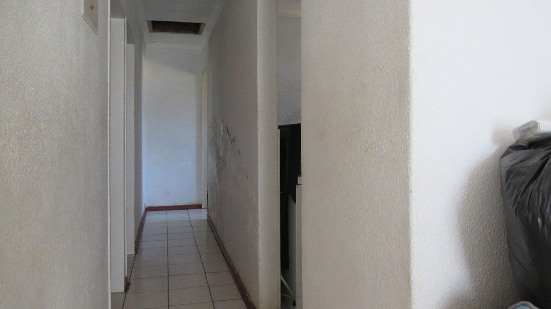 Spaces - 4 square meters of property in Lenasia South