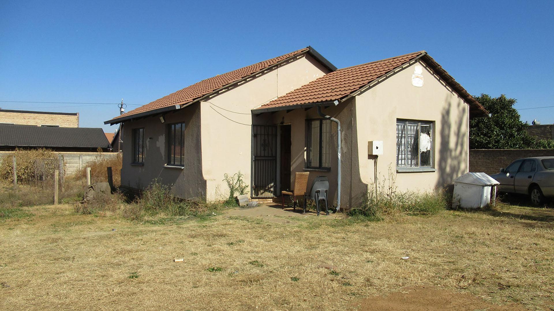 Front View of property in Lenasia South