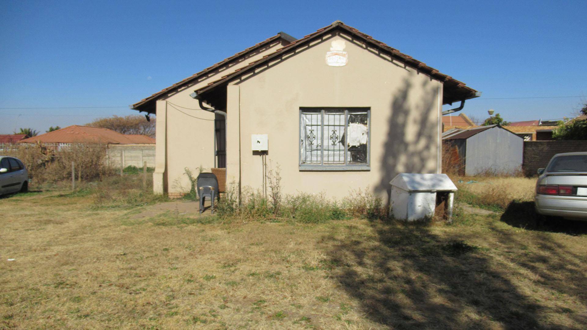 Front View of property in Lenasia South