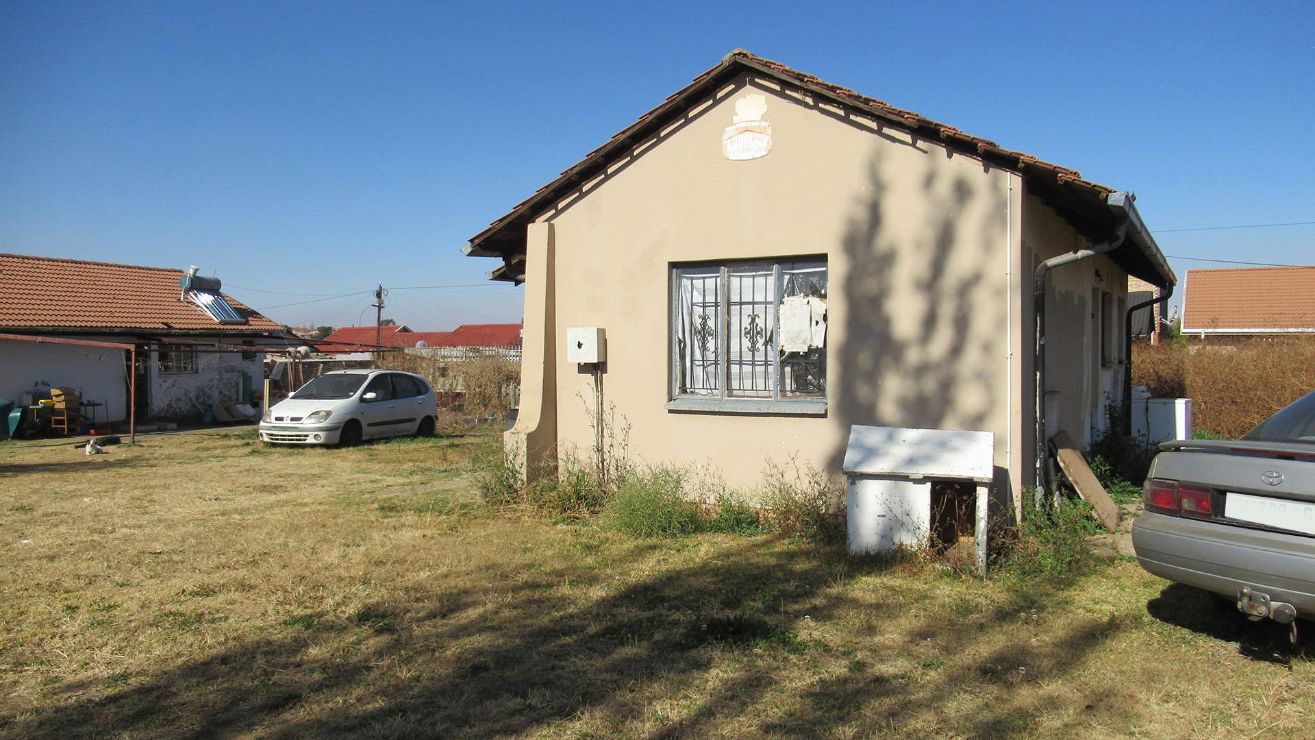 Front View of property in Lenasia South