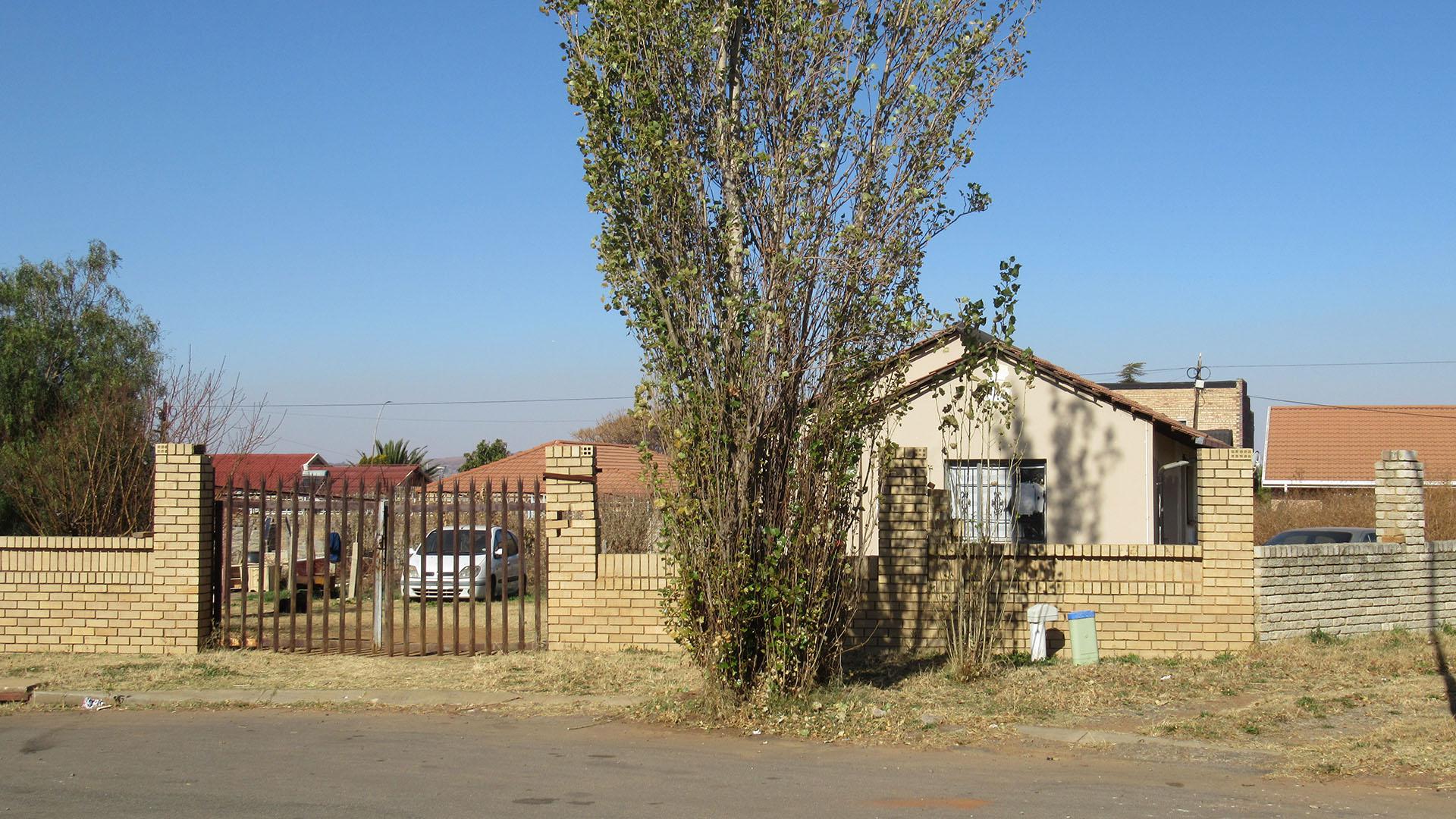 Front View of property in Lenasia South