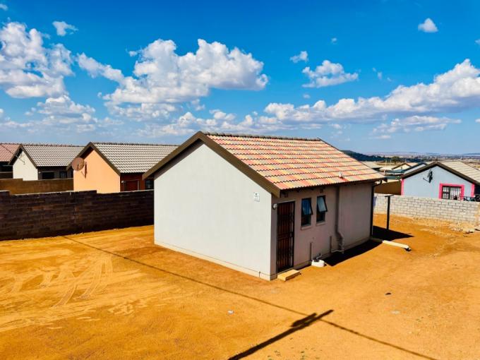 2 Bedroom House for Sale For Sale in Randfontein - MR688237