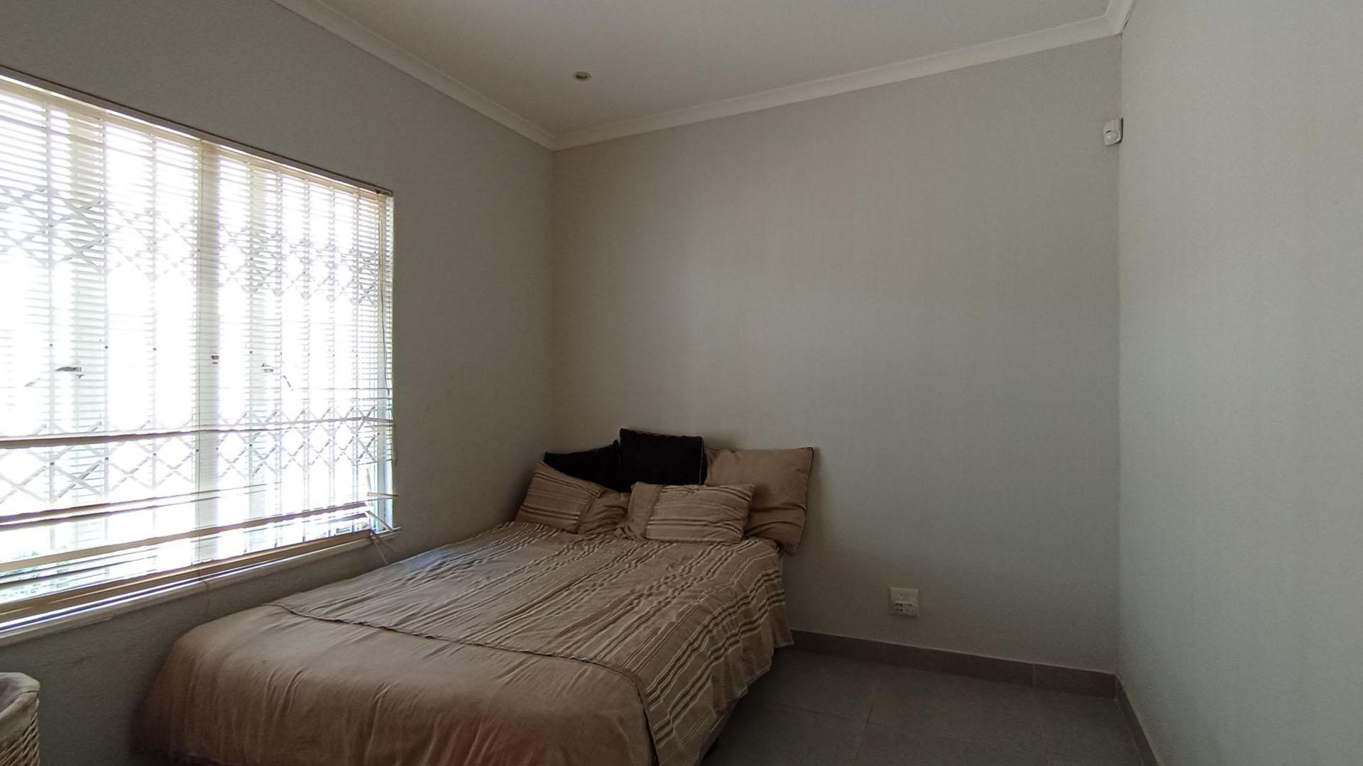 Bed Room 3 - 12 square meters of property in Morningside