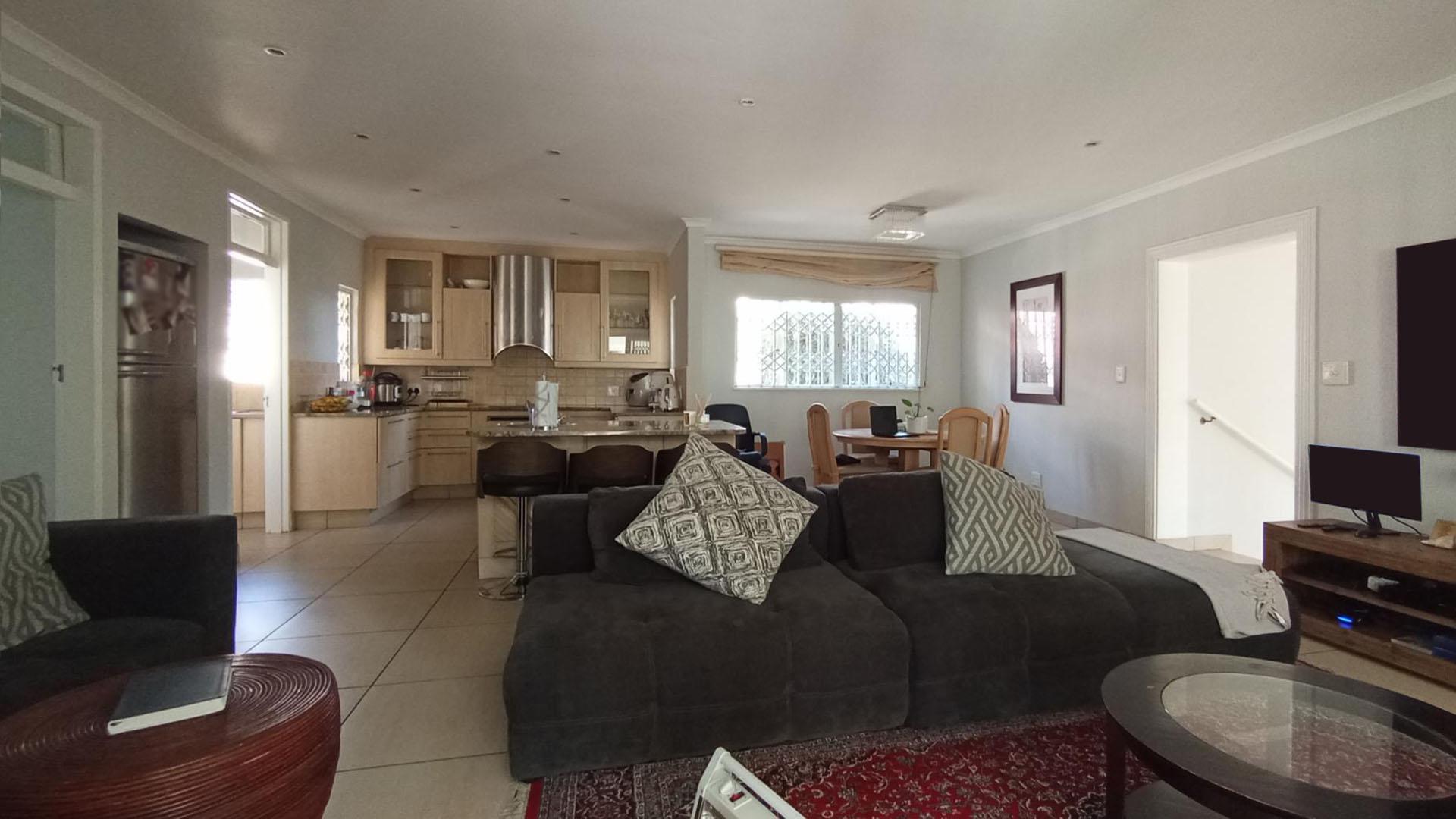 Lounges - 25 square meters of property in Morningside