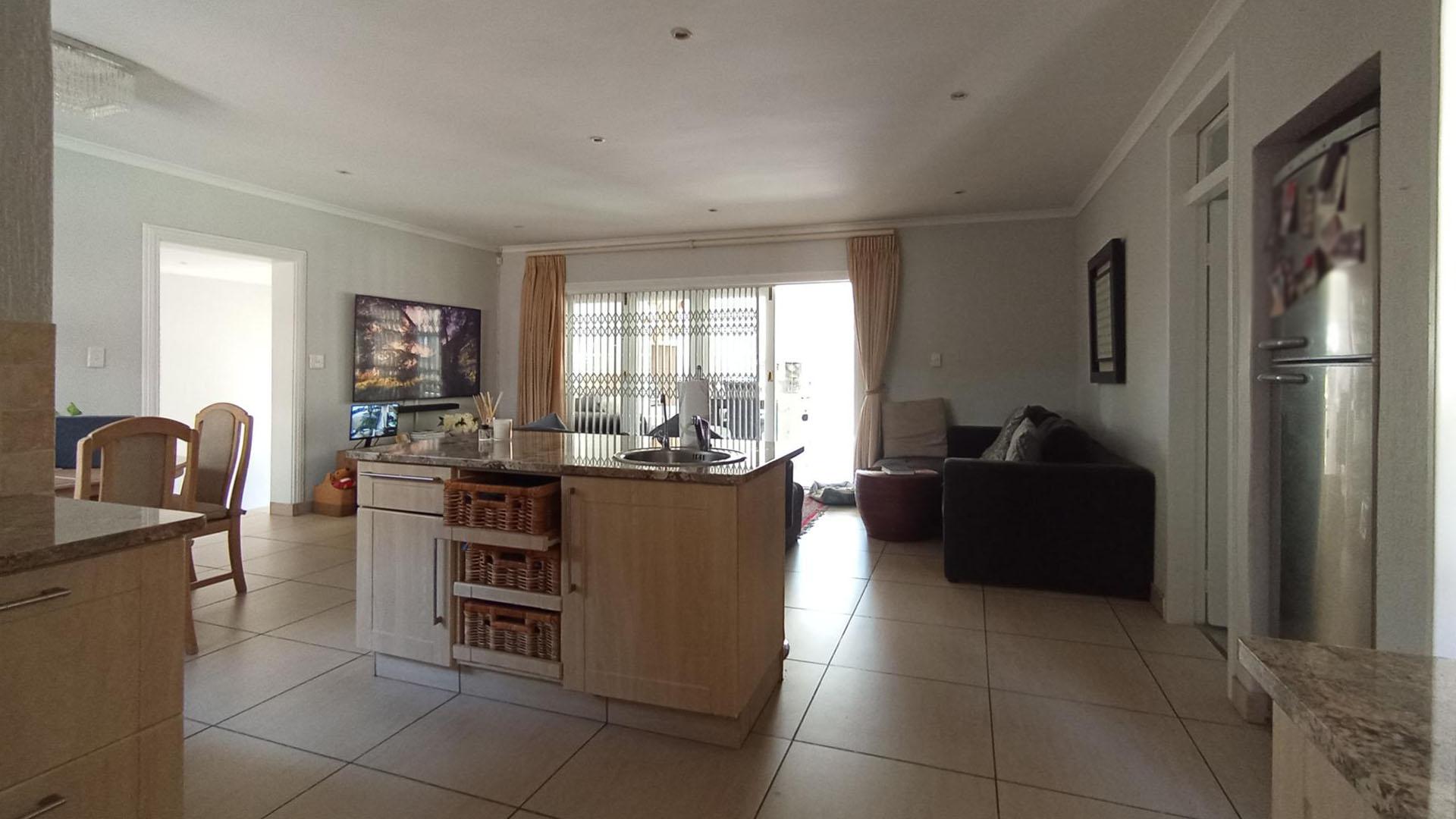 Kitchen - 25 square meters of property in Morningside