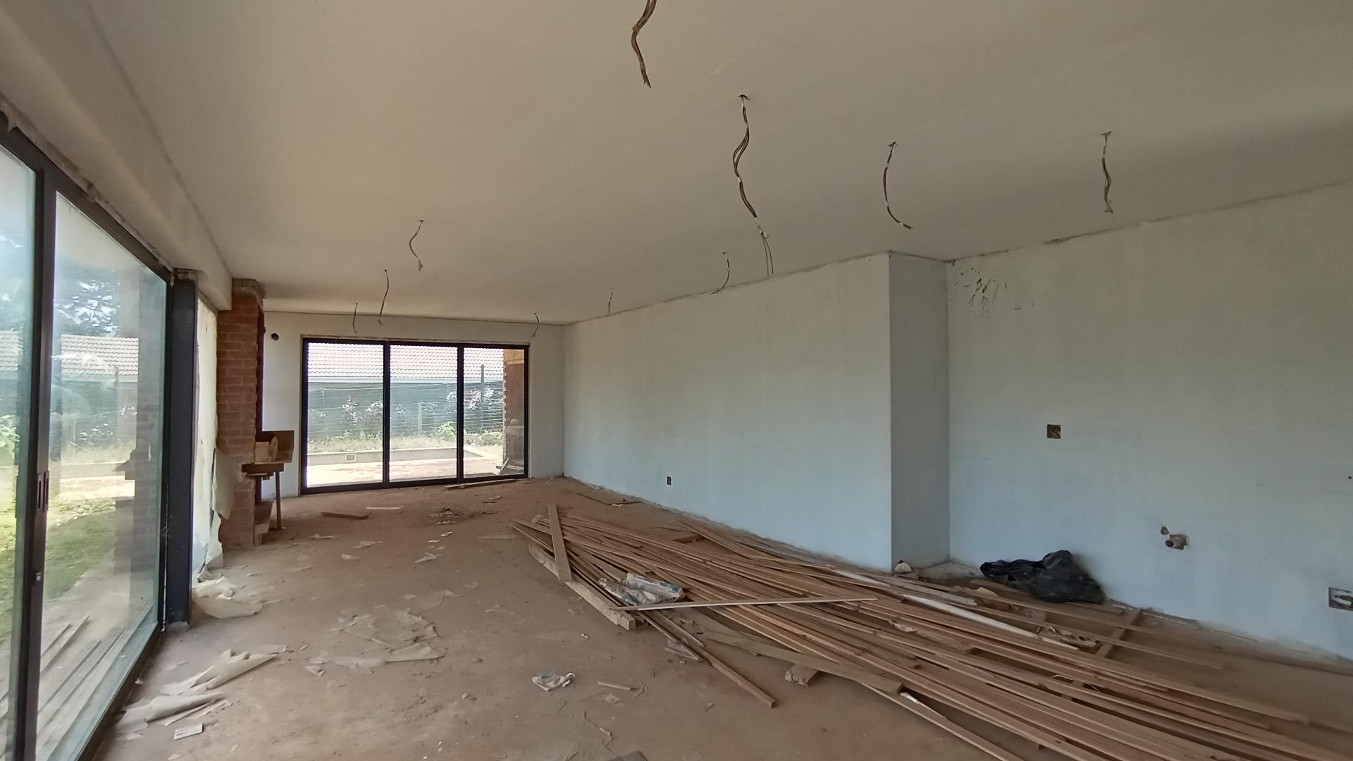 Lounges - 63 square meters of property in Albany