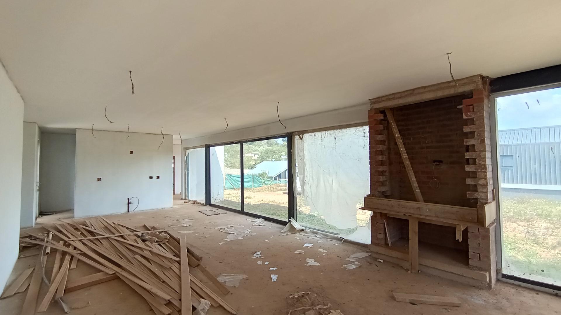 Lounges - 63 square meters of property in Albany