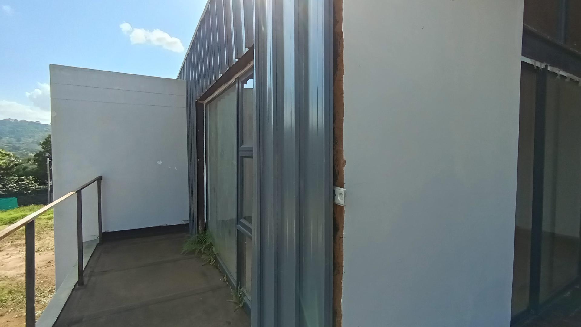 Balcony - 44 square meters of property in Albany