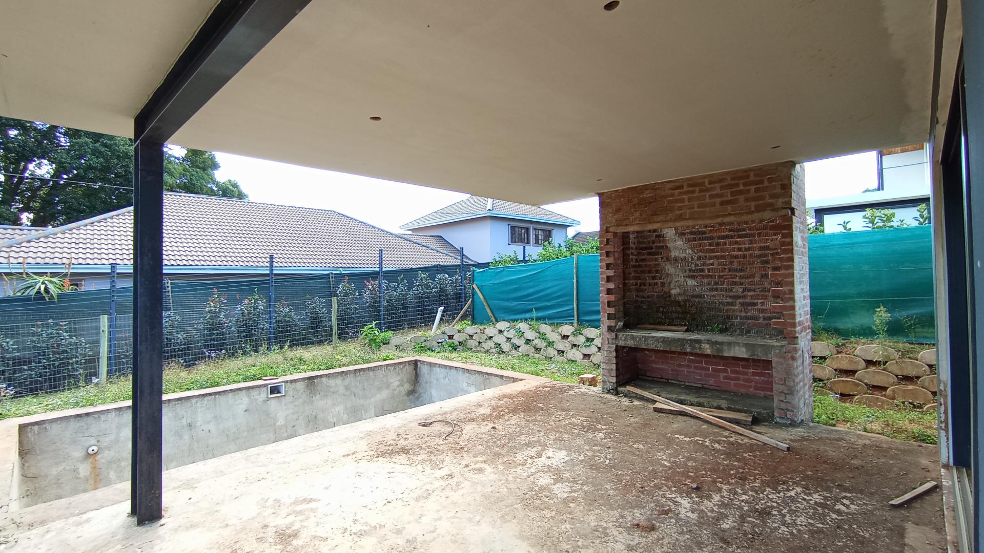 Patio - 25 square meters of property in Albany