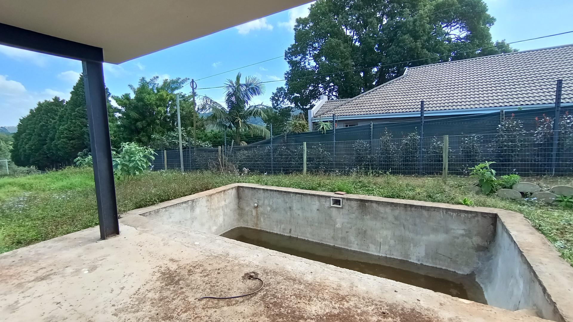 Patio - 25 square meters of property in Albany