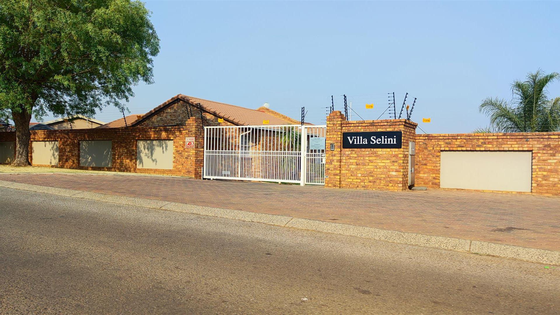 Front View of property in Meyersdal