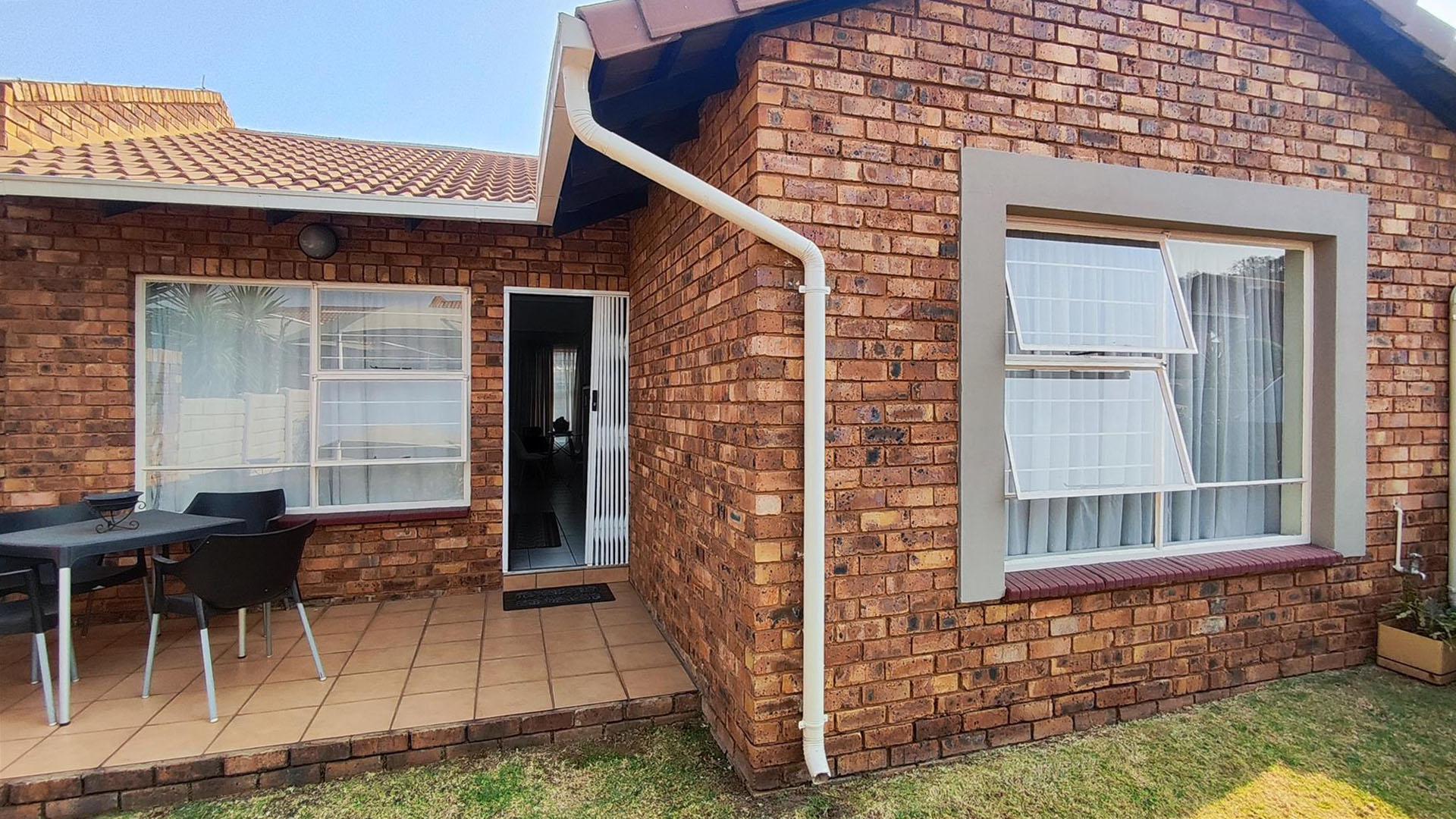 Front View of property in Meyersdal