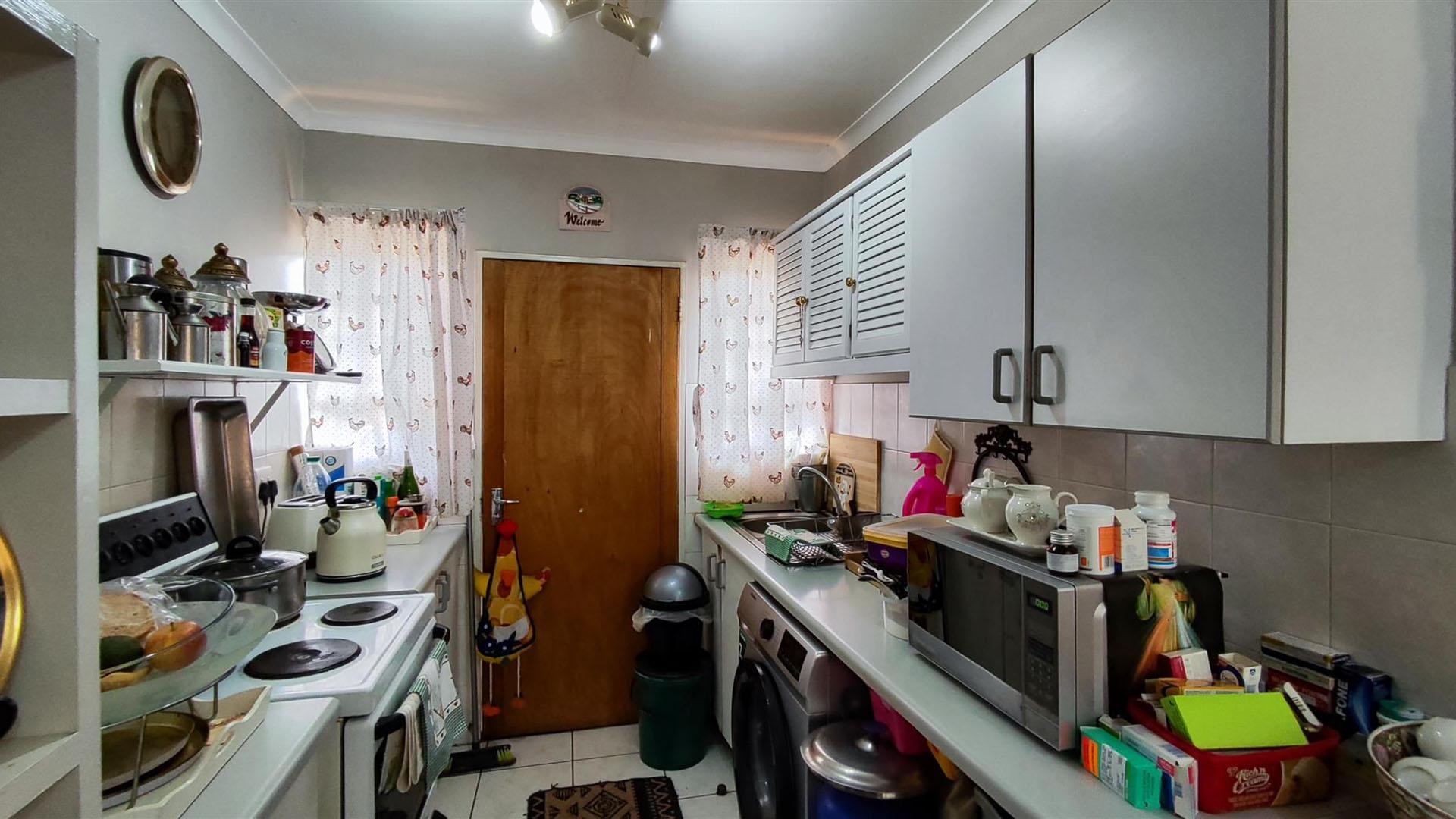 Kitchen - 6 square meters of property in Meyersdal