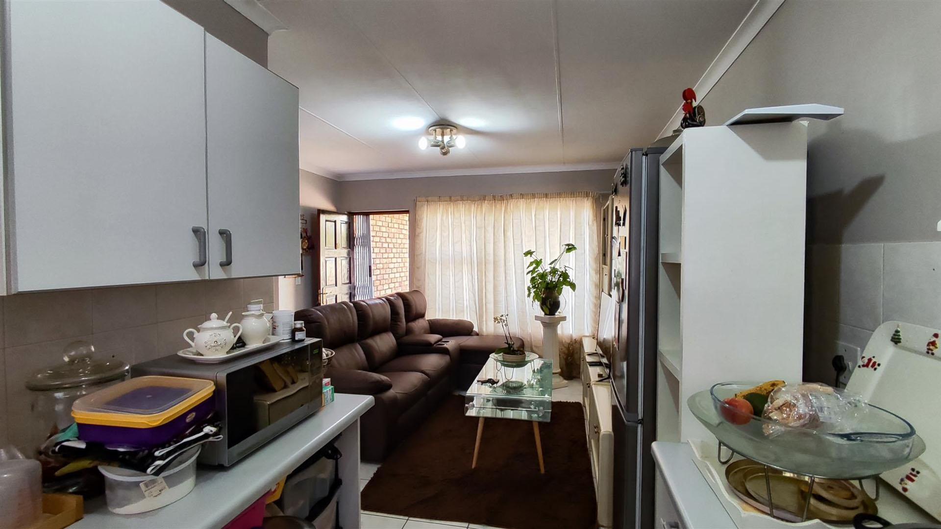 Kitchen - 6 square meters of property in Meyersdal