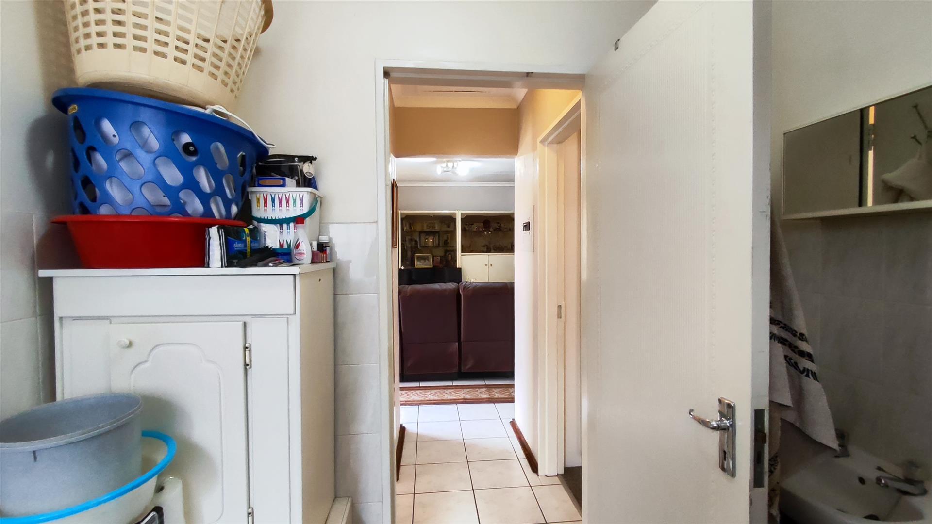 Bathroom 1 - 6 square meters of property in Meyersdal