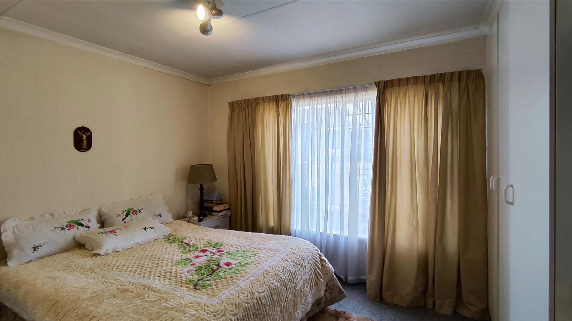 Bed Room 2 - 16 square meters of property in Meyersdal