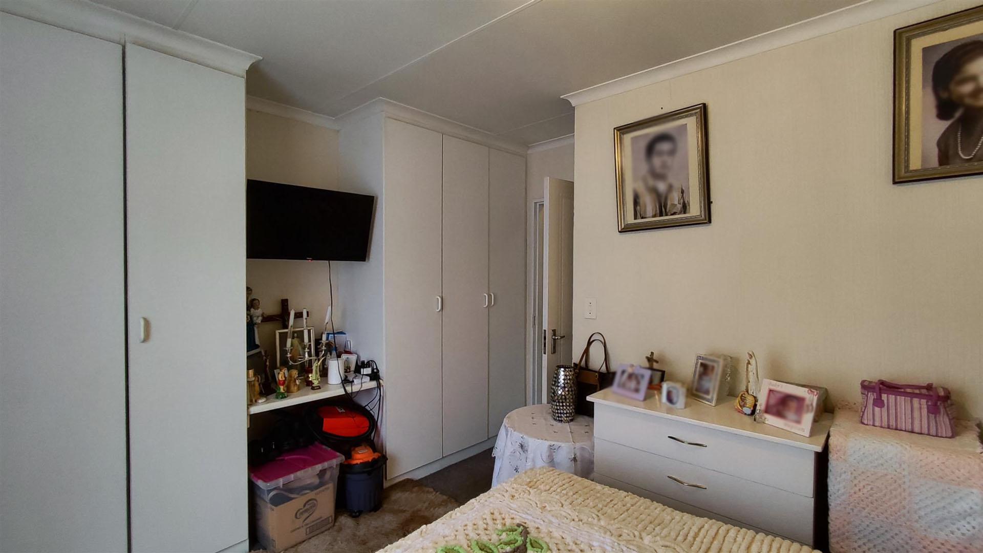 Bed Room 2 - 16 square meters of property in Meyersdal