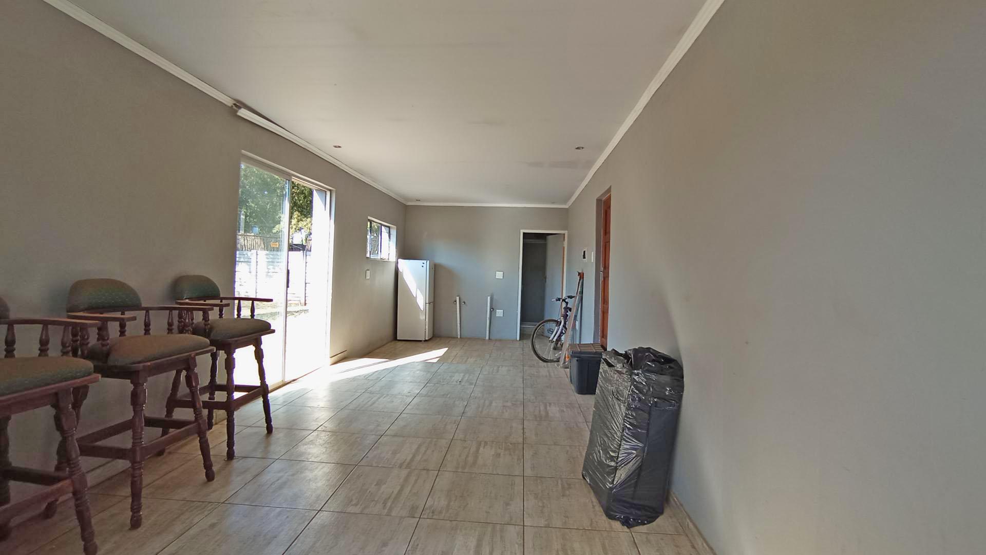 Flatlet - 41 square meters of property in Wierdapark