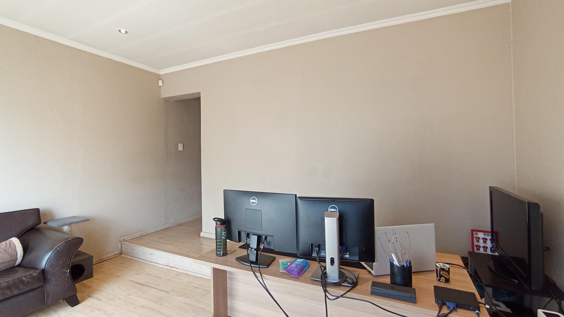 TV Room - 20 square meters of property in Wierdapark