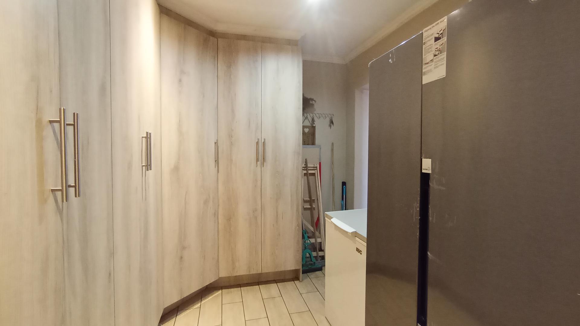 Scullery - 19 square meters of property in Wierdapark