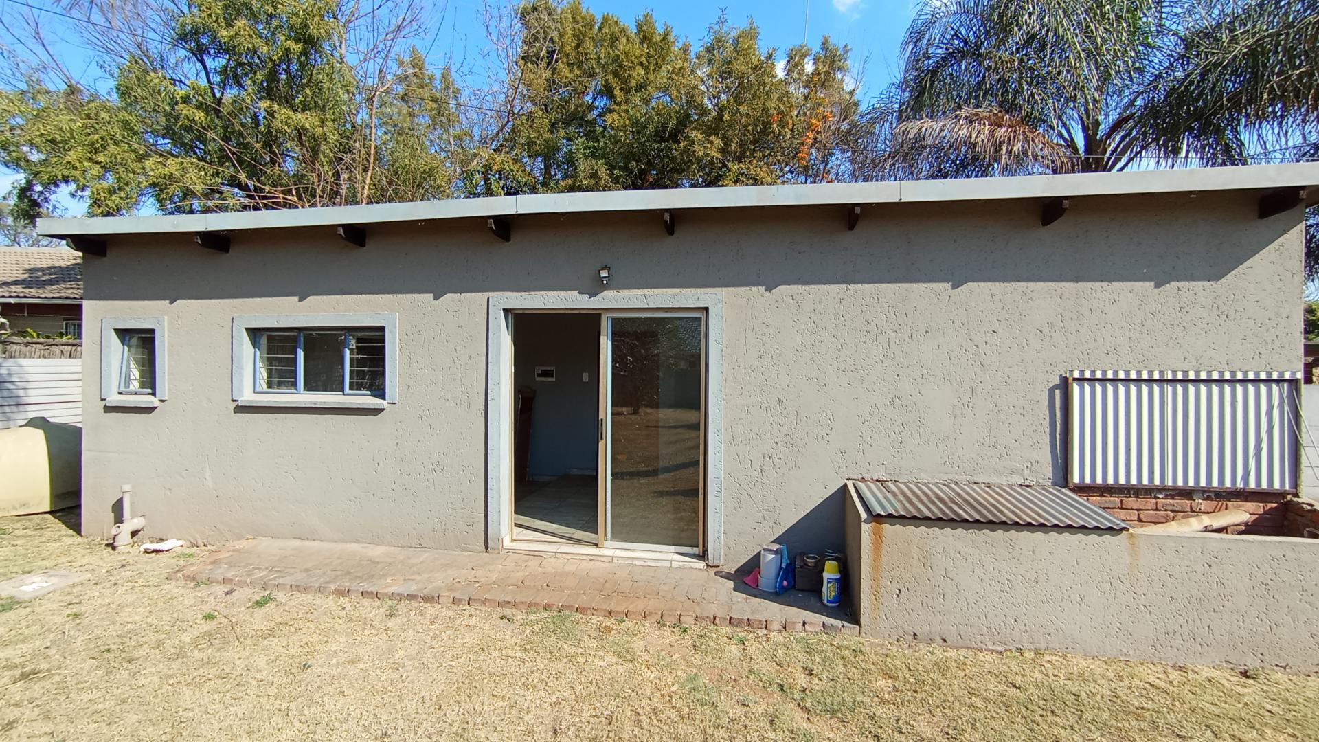 Front View of property in Wierdapark