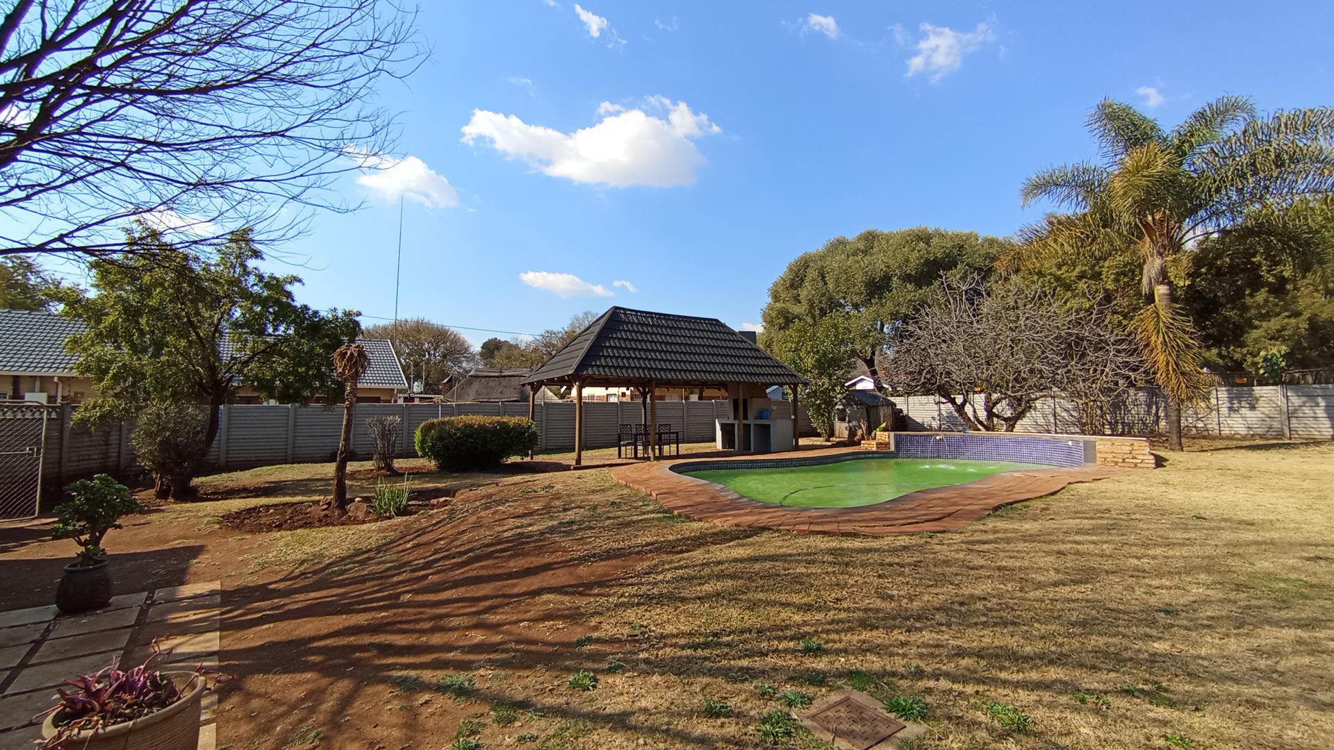 Backyard of property in Wierdapark