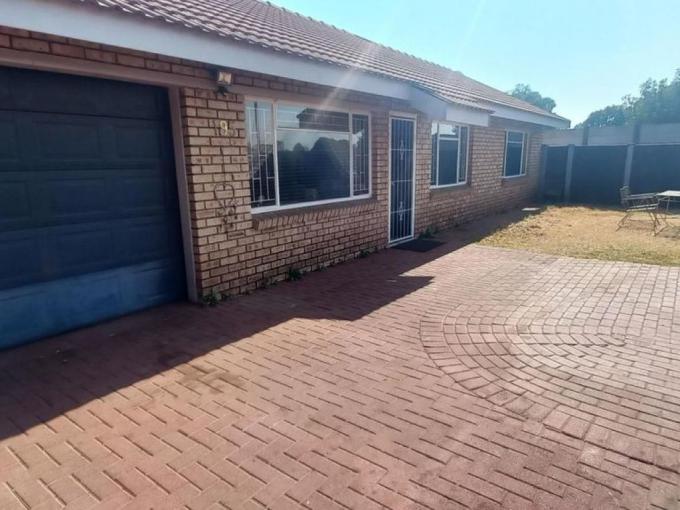 3 Bedroom House for Sale For Sale in Meyerton - MR688278