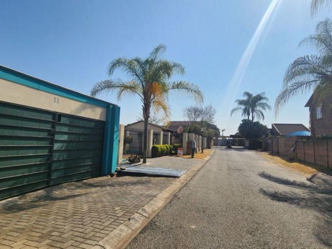 4 Bedroom House for Sale For Sale in Nelspruit Central - MR688327