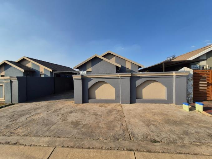 3 Bedroom House for Sale For Sale in Windmill Park - MR688351