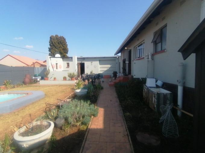 3 Bedroom House for Sale For Sale in Verwoerdpark - MR688372