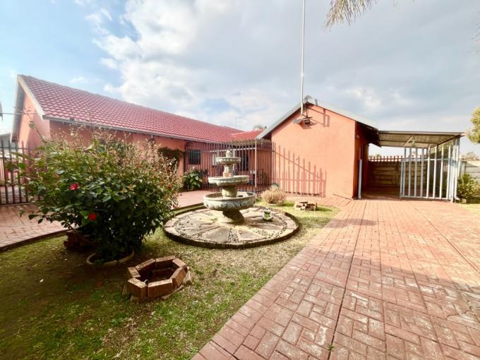 3 Bedroom House for Sale For Sale in Randhart - MR688374
