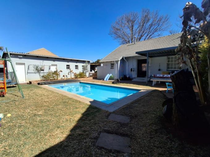 3 Bedroom House for Sale For Sale in Brackenhurst - MR688378