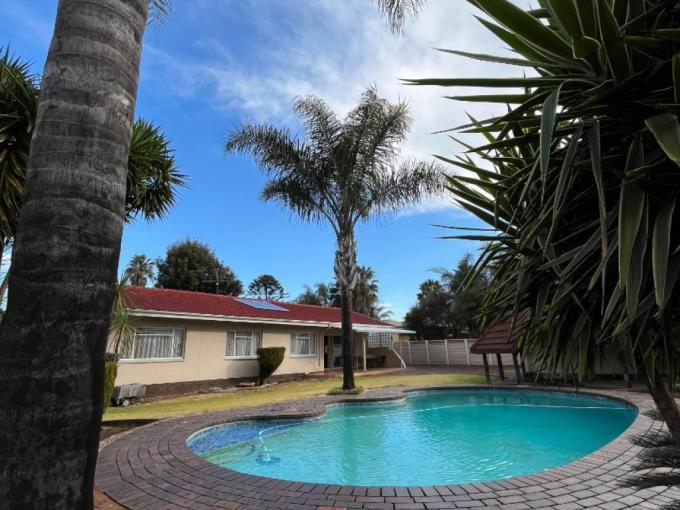 4 Bedroom House for Sale For Sale in Randhart - MR688379
