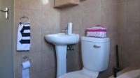 Bathroom 1 - 5 square meters of property in Olifantsvlei 327-Iq