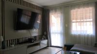 Lounges - 14 square meters of property in Olifantsvlei 327-Iq