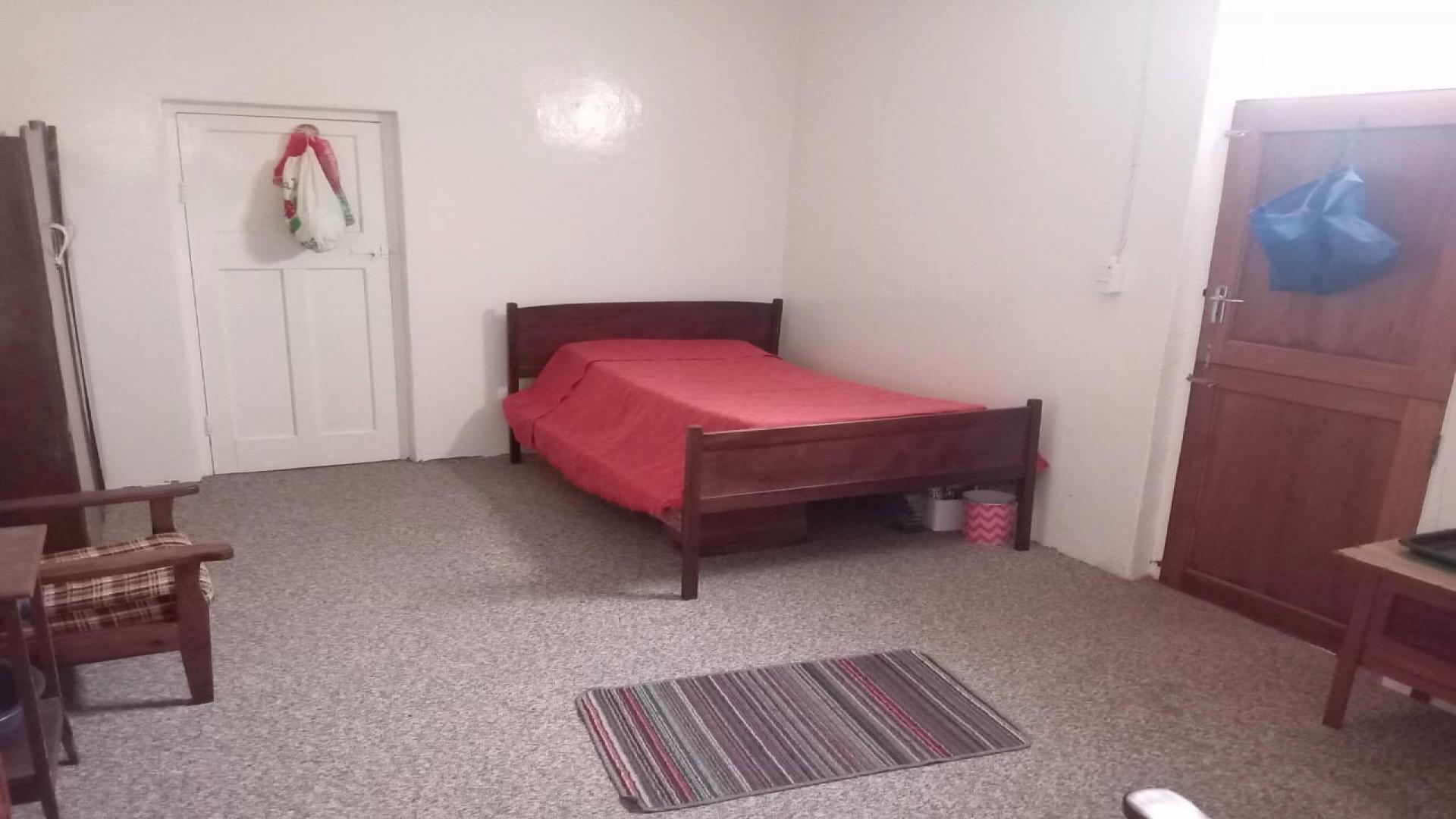 Bed Room 3 of property in Loeriesfontein