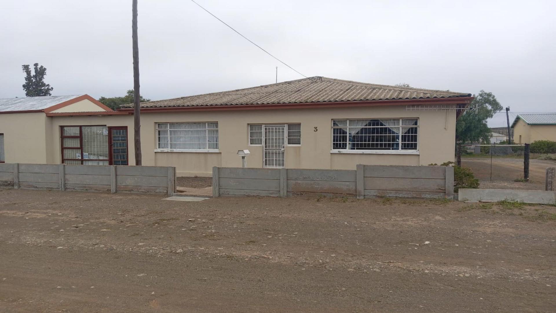 Front View of property in Loeriesfontein
