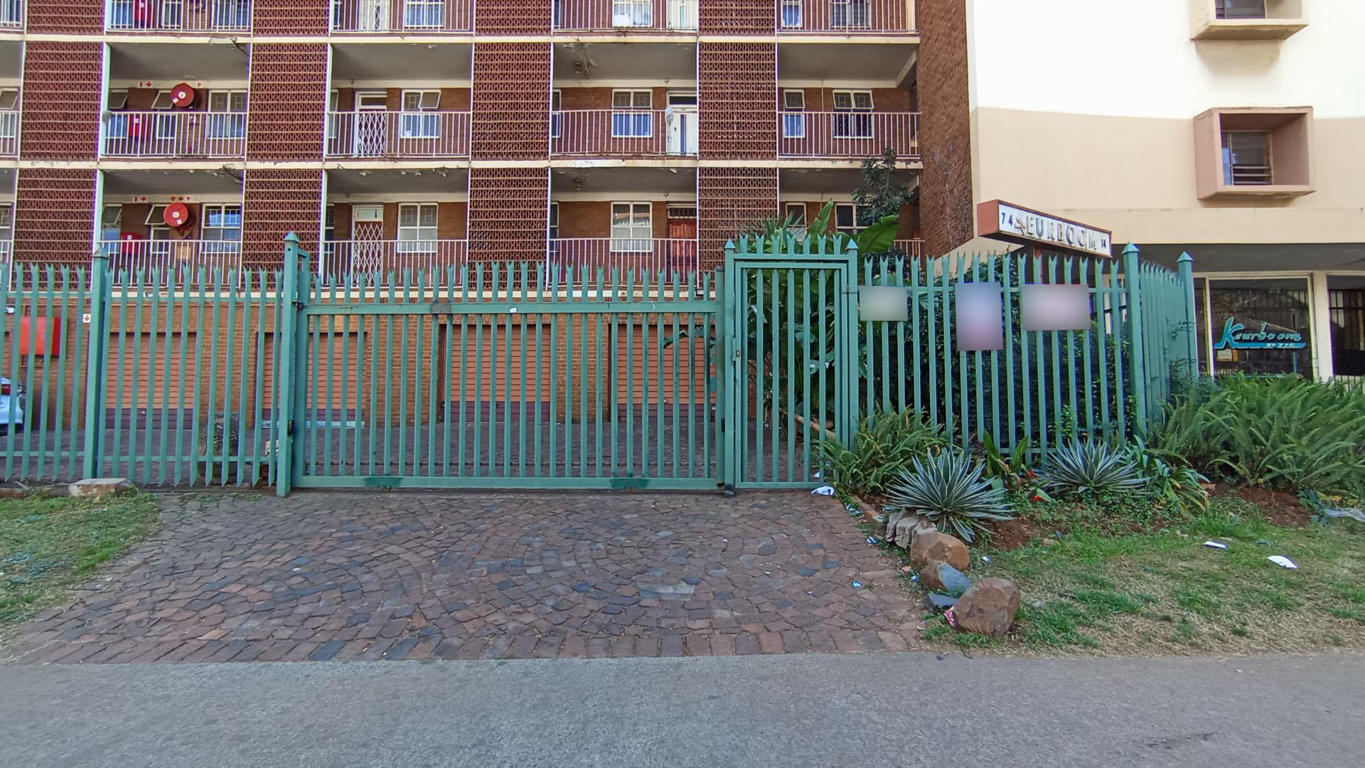 Front View of property in Arcadia